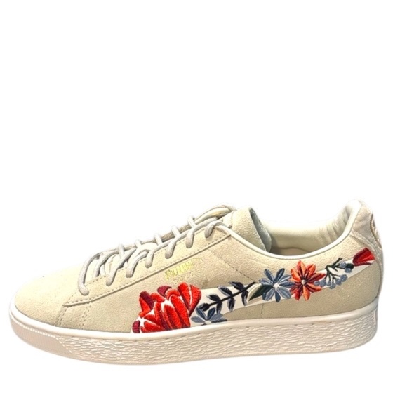 NWOT-Puma Women's Suede Classic Embroidered Floral Sneakers in Grey/White - Picture 6 of 15